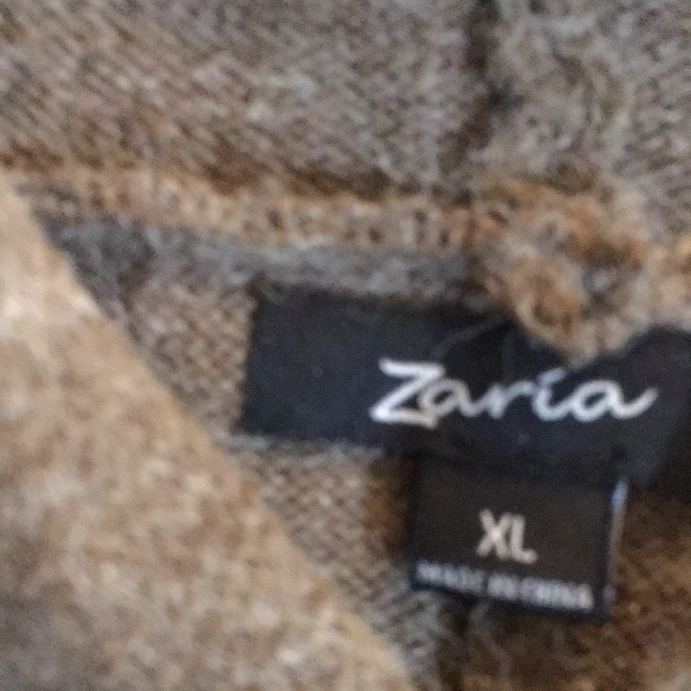 Zara Olive Green Hooded Poncho - Picture 4 of 8